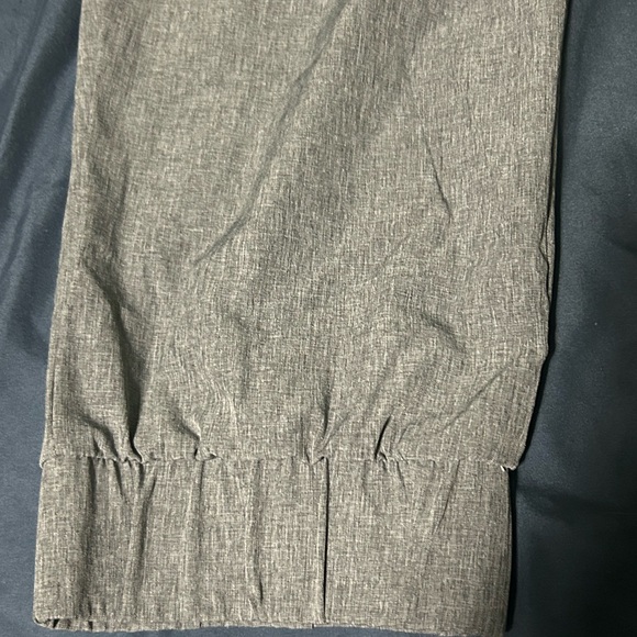 Hanes Comfort Fit Gray V-Neck Top and bottoms - Picture 4 of 5